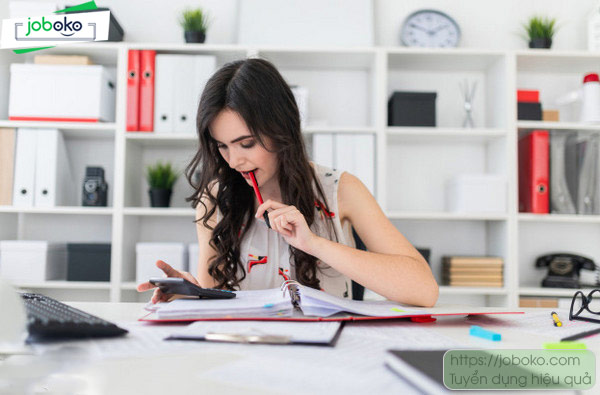 mot nhan vien thiet ke noi that gioi phai hoi tu day du cac yeu to nay