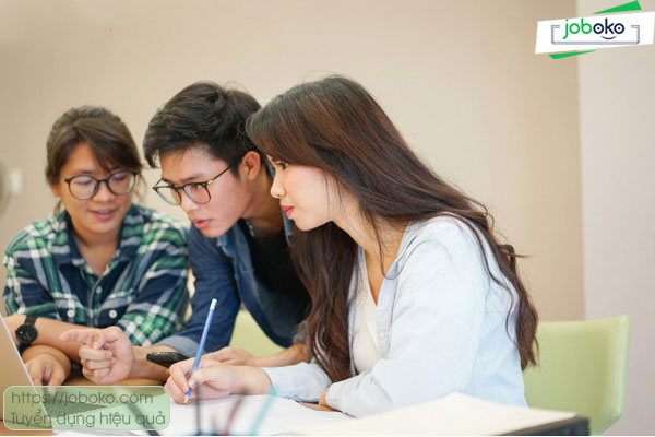 lam viec voi sep thieu quyet doan, cho nong voi ma hong viec