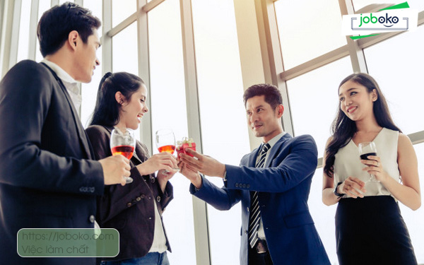 nhan vien to chuc su kien