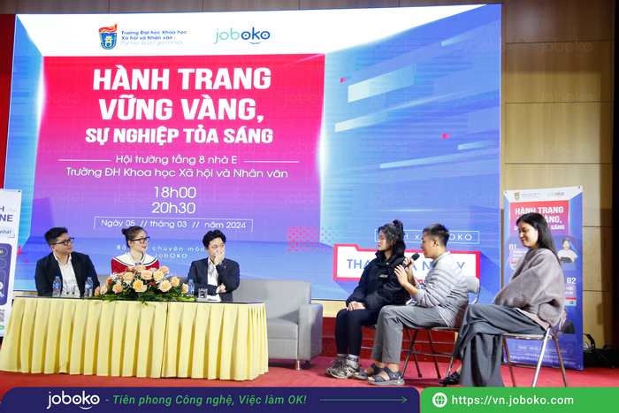 Ket noi doanh nghiep va ung vien tai Ngay hoi viec lam Truong DH KHXH NV