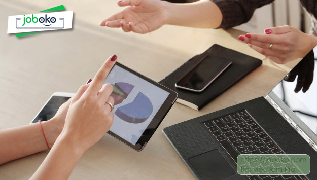 mau infographic gioi thieu ban than dep cuon hut nha tuyen dung 2