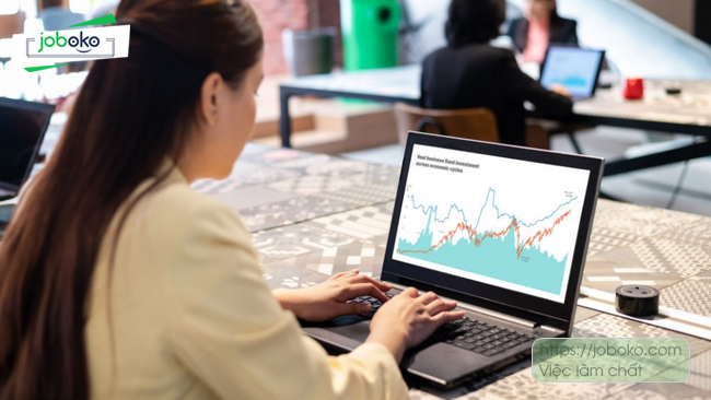 nhan vien chay quang cao 2