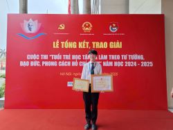 hoc-vien-tai-chinh-lan-thu-nam-nhan-bang-khen-cua-bo-gd-dt-ve-thanh-tich-xuat-sa